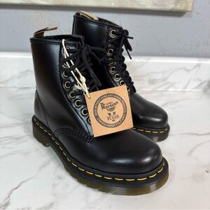 Doc Dr. Martens Boots Shoes Vegan 1460 WMN 5 Black Faux Fur Lined $180 New 8 Eye